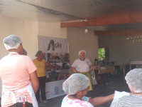 Primeira aula prática do curso de salgadeiro na comunidade Fonte de Luz